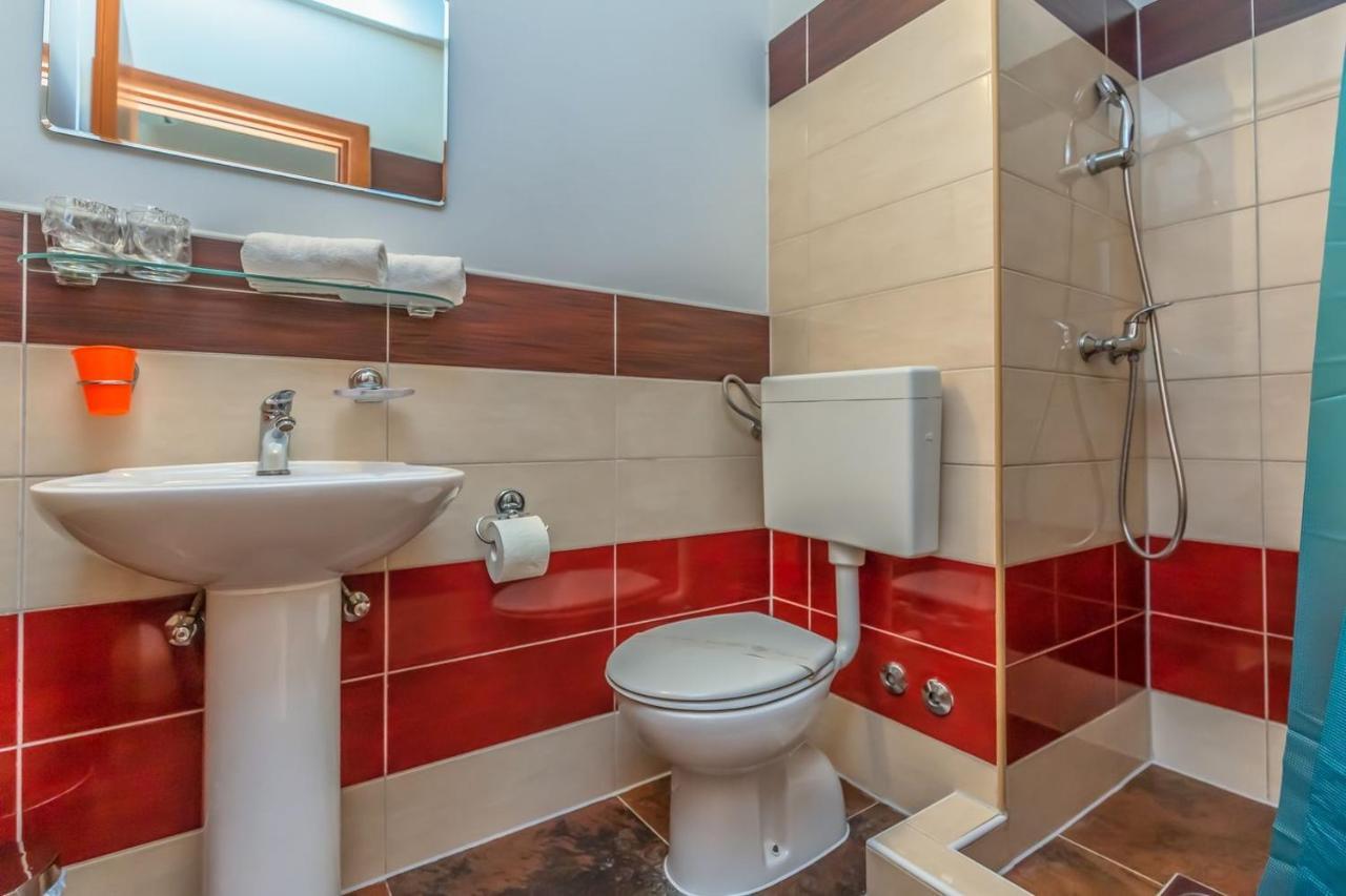 Motel Ljetni Raj Baška Voda Zewnętrze zdjęcie
