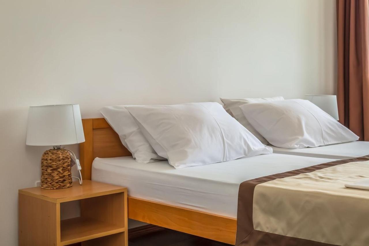 Motel Ljetni Raj Baška Voda Zewnętrze zdjęcie